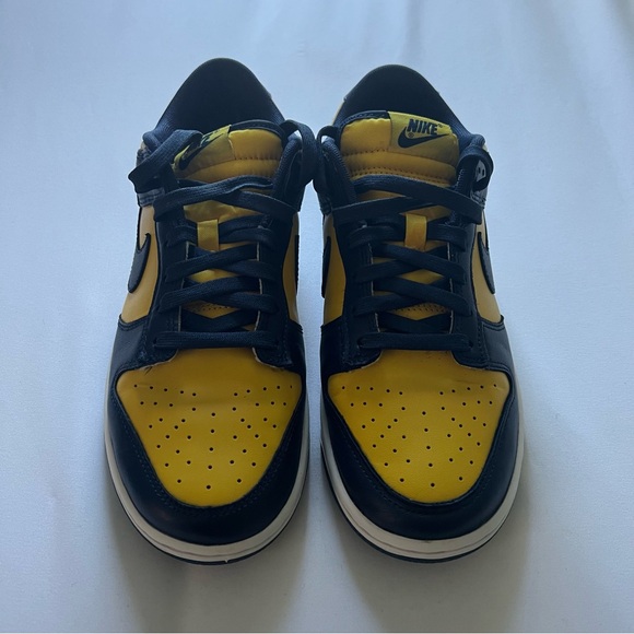 Nike Dunk Low ‘Michigan 2021’ - Picture 2 of 7